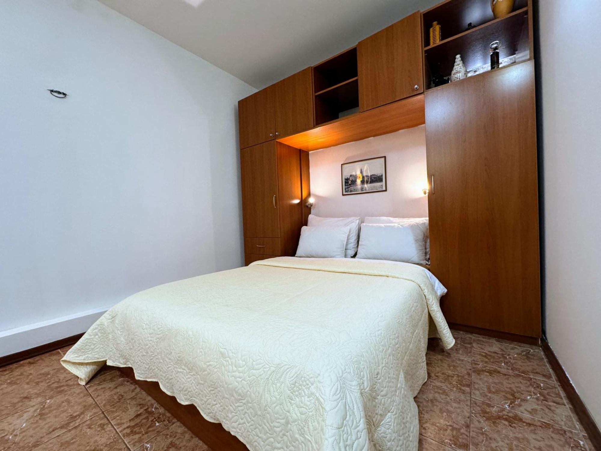 Grgur Studio Apartments Спліт Екстер'єр фото